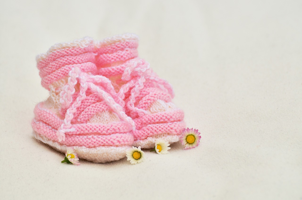 Handmade Baby Gifts: Quilting Projects to Try